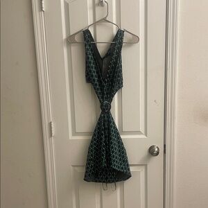Forever 21 Dark Green Geometric V‑Neck Mini Dress with Waist Ring